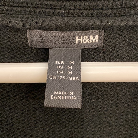 H&M. Soft knit black dress. medium. Very comfortable. Worn a few times only. - Picture 4 of 6